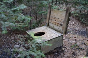 Ganz natürlich - Toilettenkisten im Backcountry.